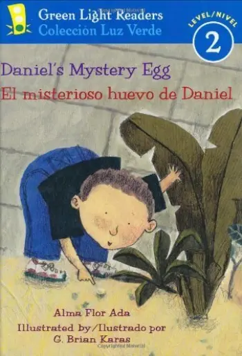 Daniel's Mystery Egg / El misterioso huevo de Daniel book cover